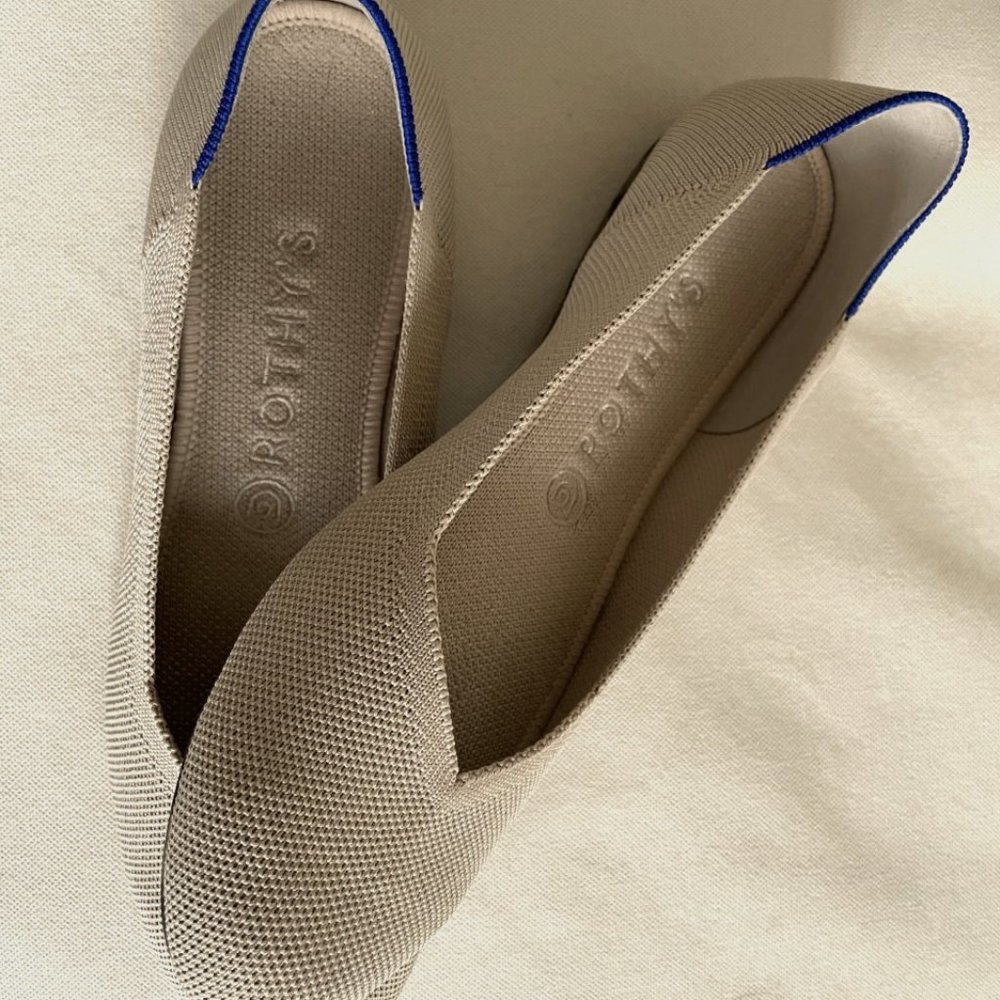 Rothy's Classic Flat, Ecru with tortoise shell rubber sole 9.5 - excellent cndtn